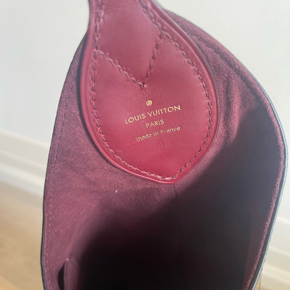 Authentic Louis Vuitton Purse - Picture 12 of 13
